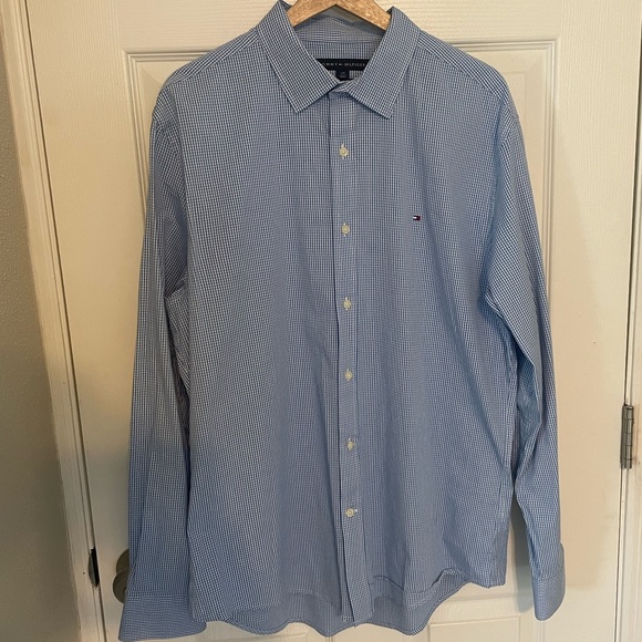 Tommy Hilfiger Other - Tommy Hilfiger Mens Custom Fit Checkered Button Down (Blue/white)